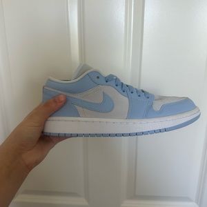 WOMEN AIR JORDAN 1 low